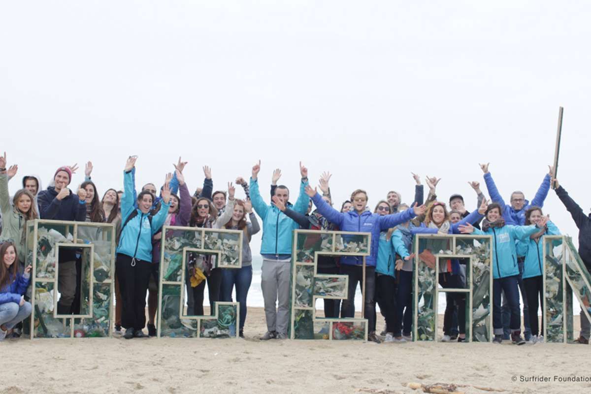 Organisons 57 collectes de déchets sur la plage et sensibilisons 2 057 participants !
