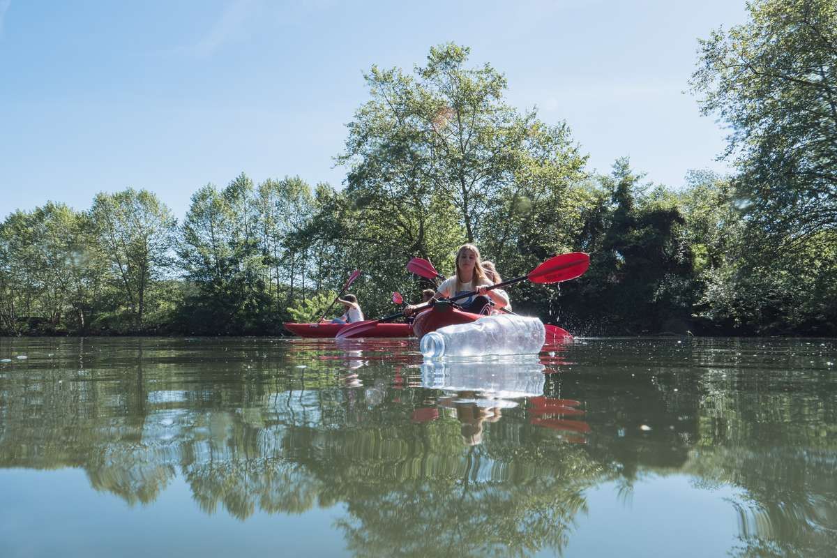 Utilisons des kayaks pour étudier les déchets sur les cours d'eau pendant 1 an !