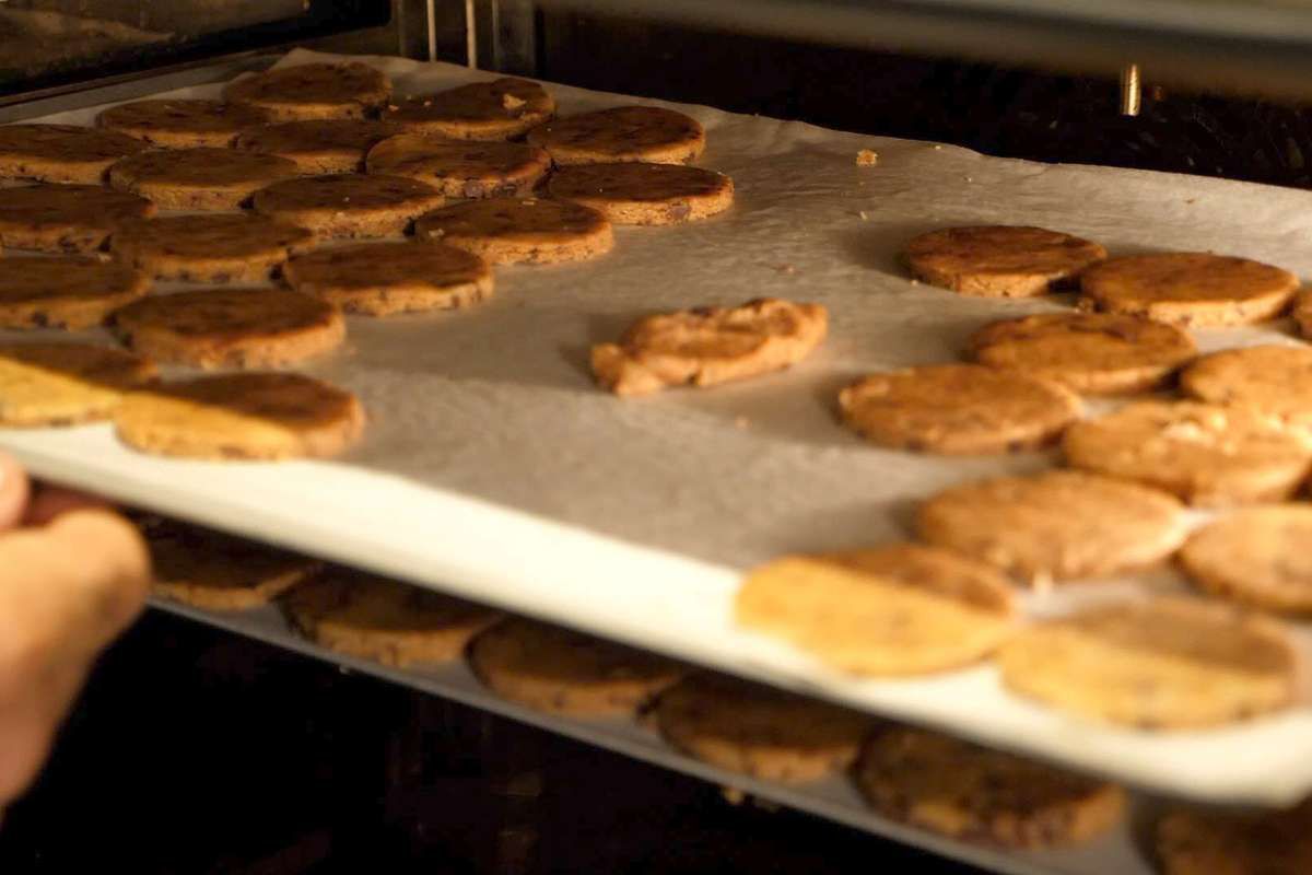 Aidons 3 sans-abri à retrouver le chemin de l'emploi grâce à une formation de biscuitier !