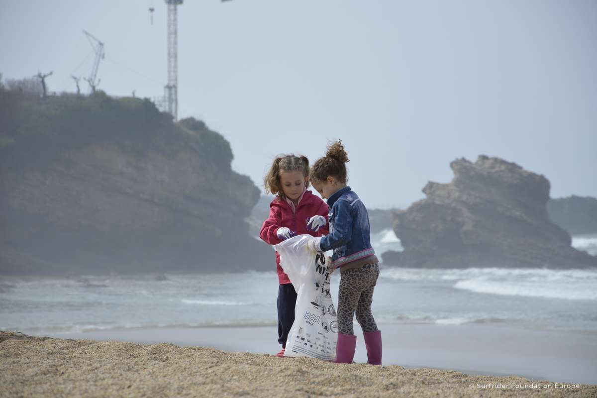 Nettoyons 97 plages en Bretagne pour préserver nos côtes de la pollution plastique !