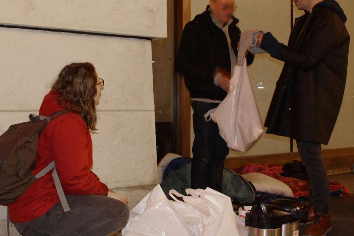 80 colis de Noël pour des personnes sans-abri en France !
