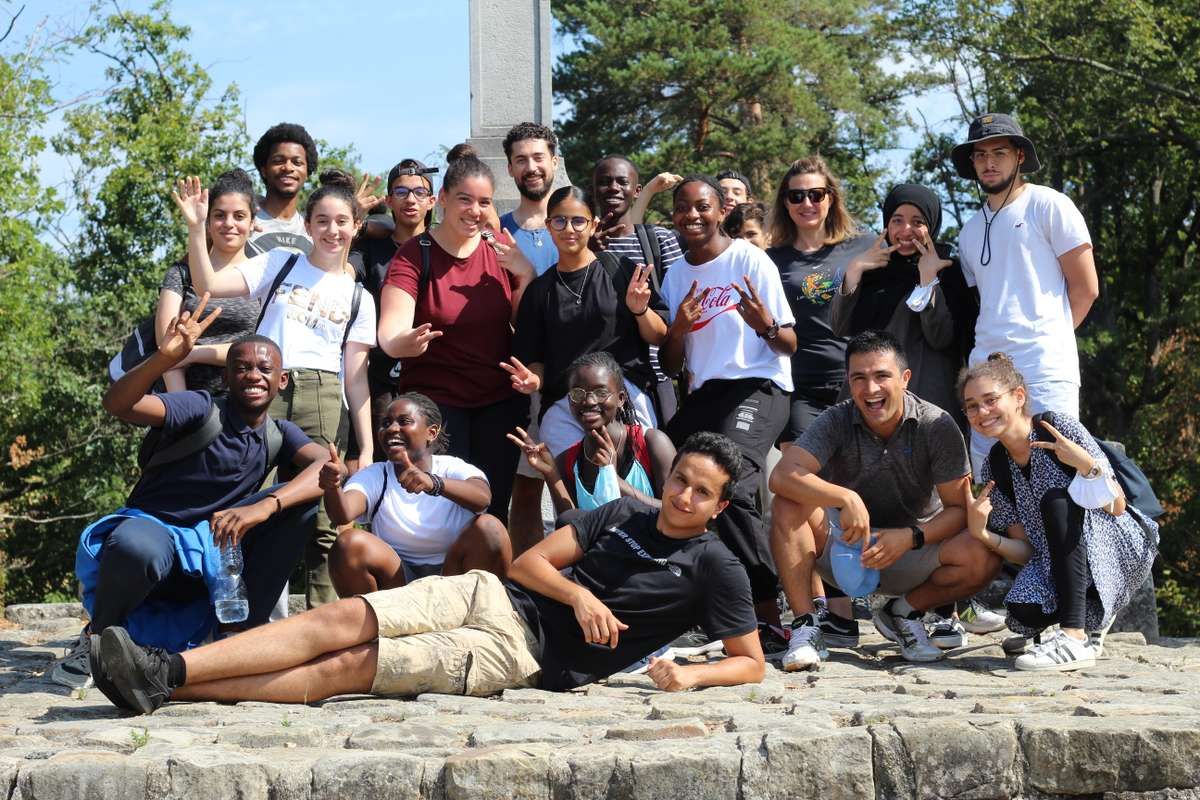 Proposons des activités pédagogiques pour les vacances à des jeunes issus de milieux modestes !