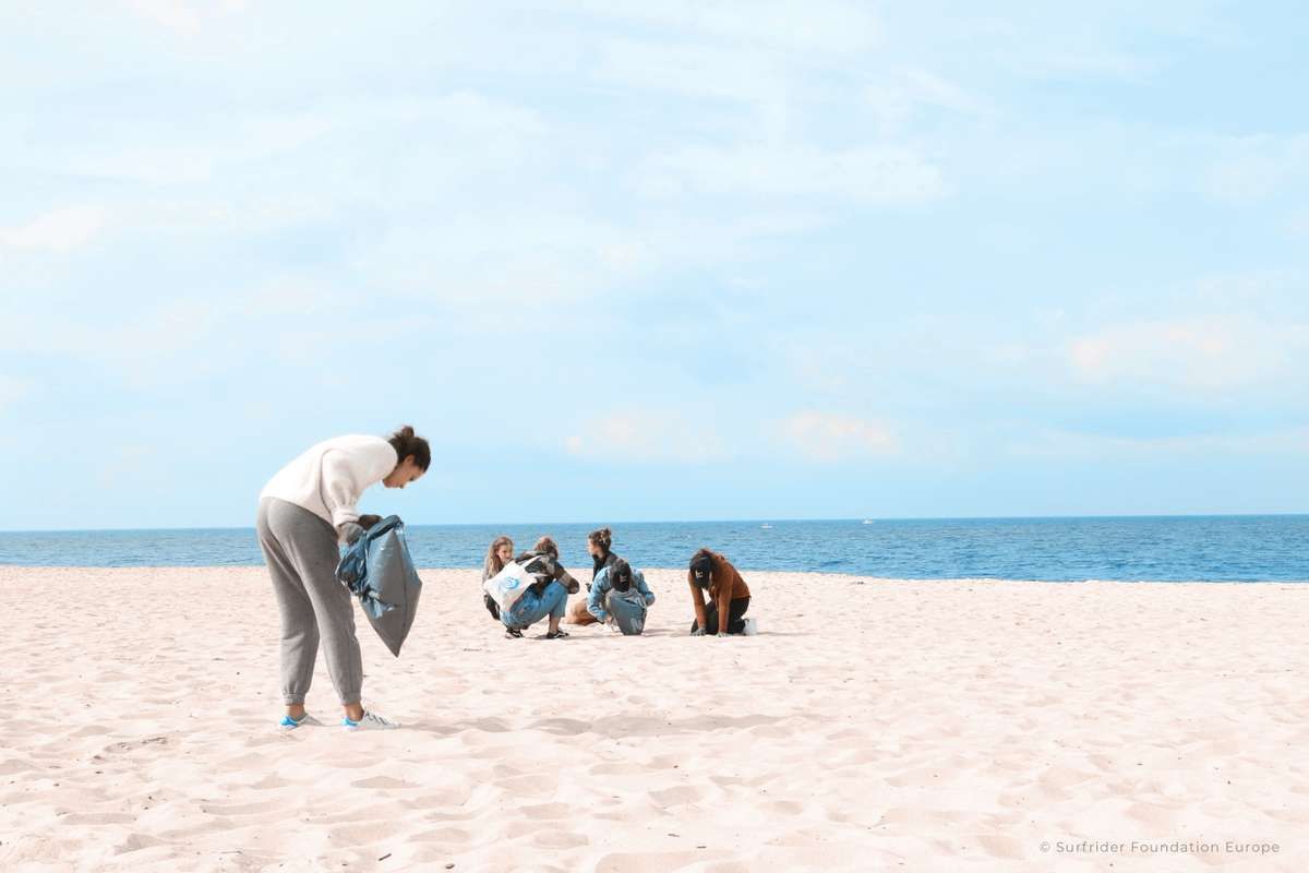 Nettoyons 30 000m² de plage pour sensibiliser à la problématique des déchets !