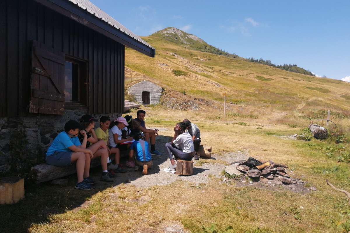 Sensibilisons 80 jeunes aux comportements éco-responsables en nature grâce à un séjour immersif en montagne !