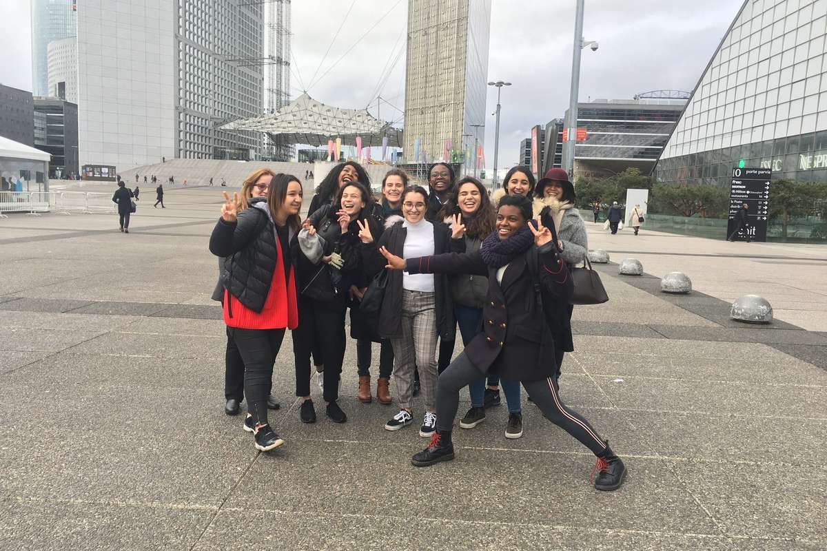 Une semaine d’initiation au numérique pour une promotion de 15 filles !