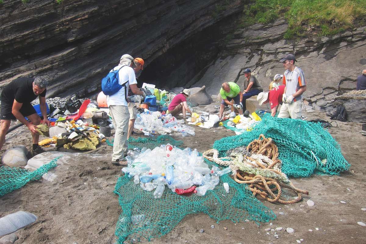 Nettoyons 30 000m² de plage pour sensibiliser à la problématique des déchets !