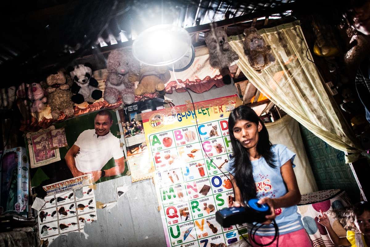 Offrons 25 kits solaires à 25 familles aux Philippines !
