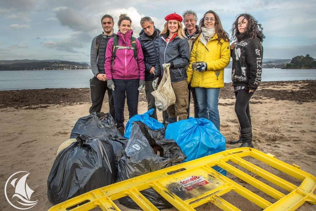 Dépolluons 15 000 m2 de littoraux grâce au Kraken, navire à mission écologique !